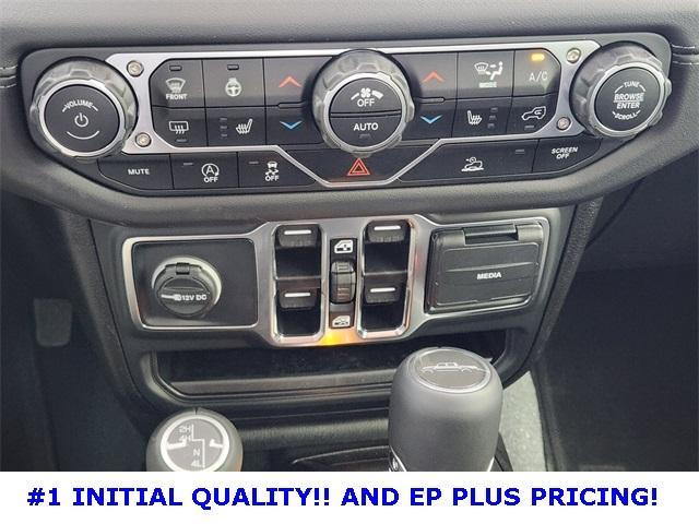 new 2025 Jeep Gladiator car, priced at $43,389