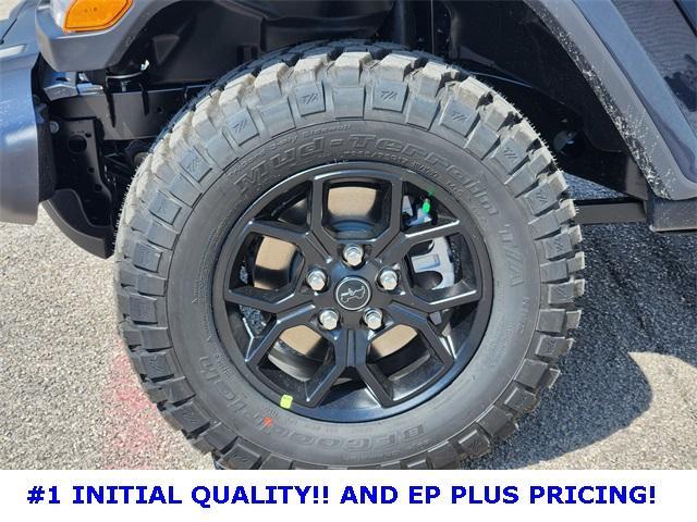 new 2025 Jeep Gladiator car, priced at $43,389