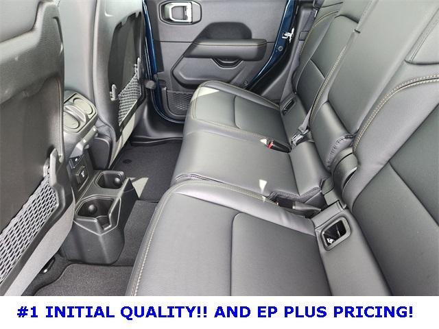 new 2025 Jeep Gladiator car, priced at $43,389