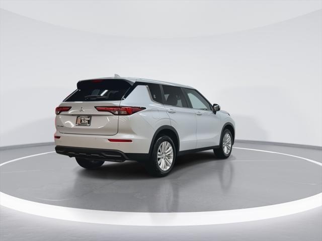 new 2024 Mitsubishi Outlander car, priced at $27,990