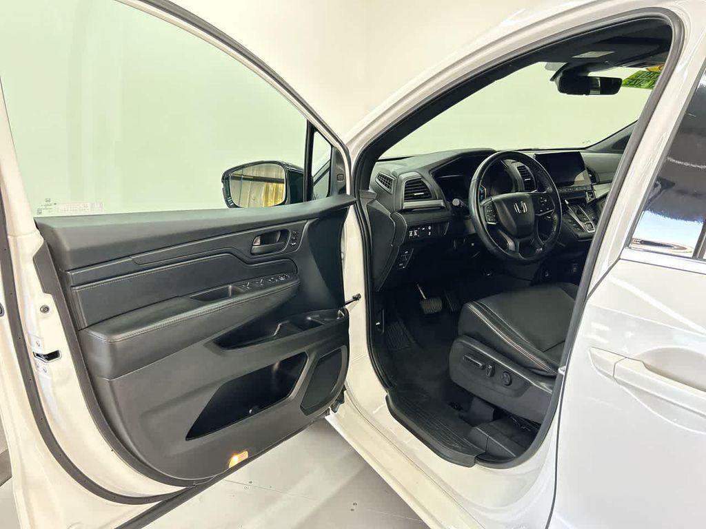 used 2023 Honda Odyssey car, priced at $41,900