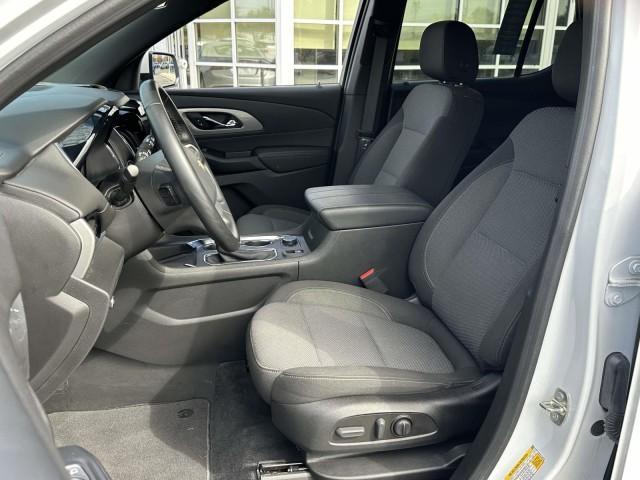used 2023 Chevrolet Traverse car, priced at $33,498