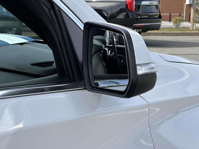 used 2023 Chevrolet Traverse car, priced at $33,498