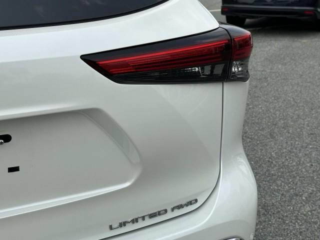 used 2021 Toyota Highlander car, priced at $35,998