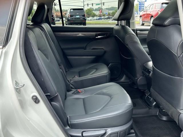 used 2021 Toyota Highlander car, priced at $35,998