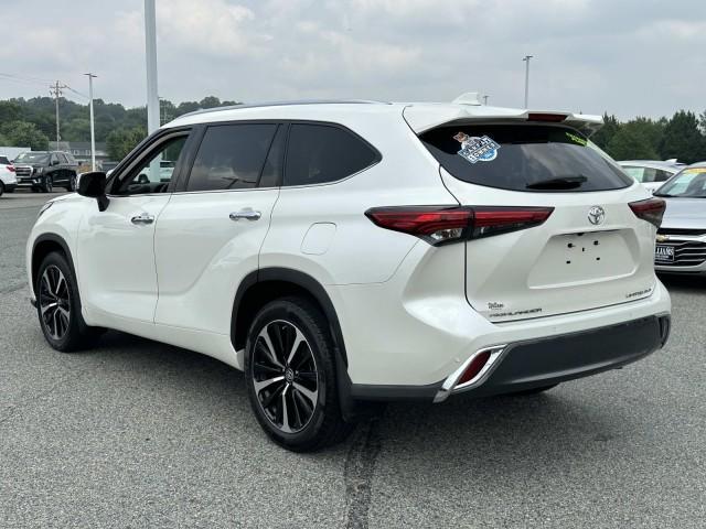 used 2021 Toyota Highlander car, priced at $35,998