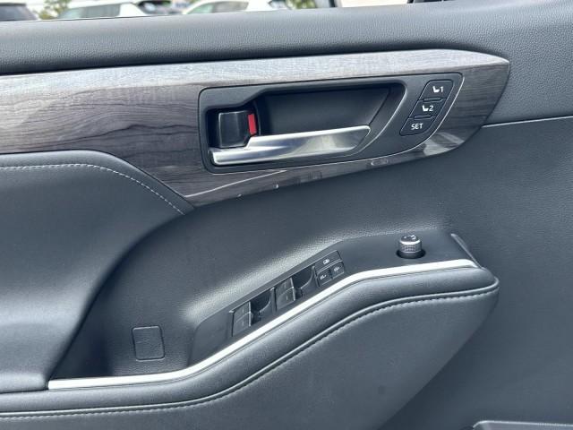 used 2021 Toyota Highlander car, priced at $35,998