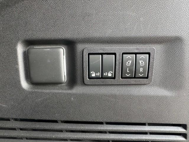 used 2022 GMC Yukon XL car, priced at $60,998