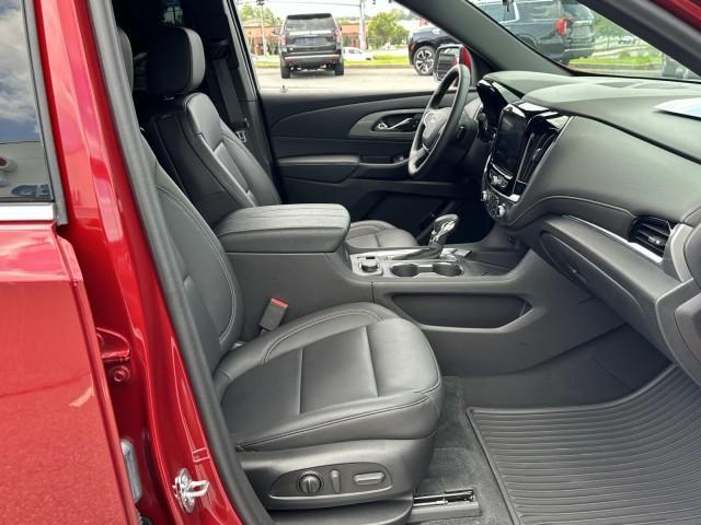 used 2023 Chevrolet Traverse car, priced at $35,998