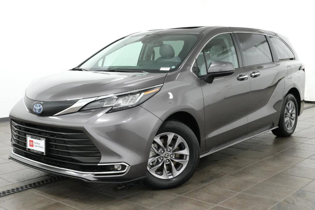 used 2023 Toyota Sienna car, priced at $44,888