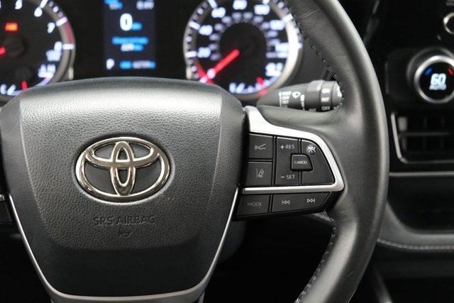 used 2022 Toyota Highlander car, priced at $29,888