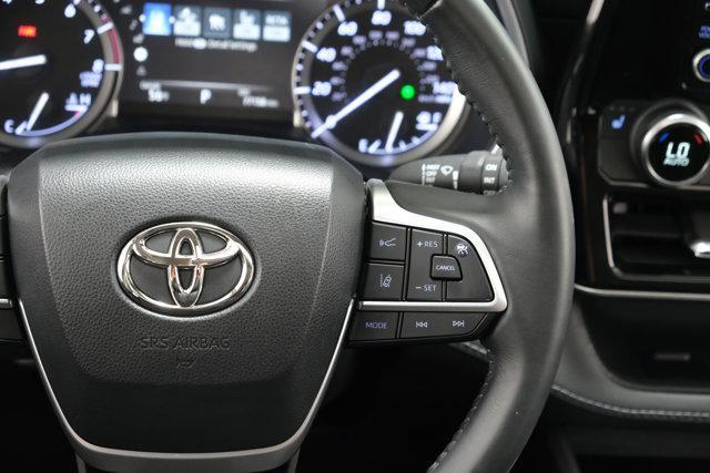 used 2022 Toyota Highlander car, priced at $34,555