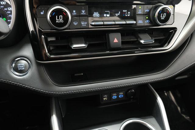 used 2022 Toyota Highlander car, priced at $34,555