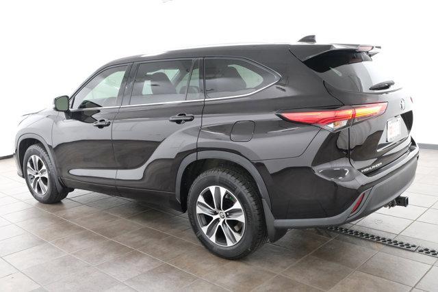 used 2022 Toyota Highlander car, priced at $34,555