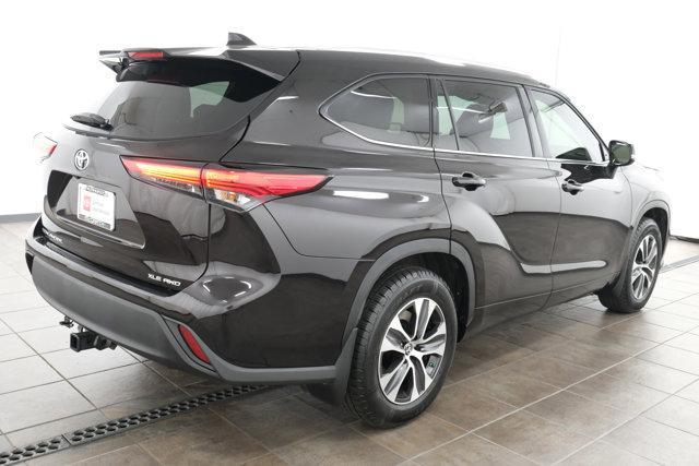 used 2022 Toyota Highlander car, priced at $34,555