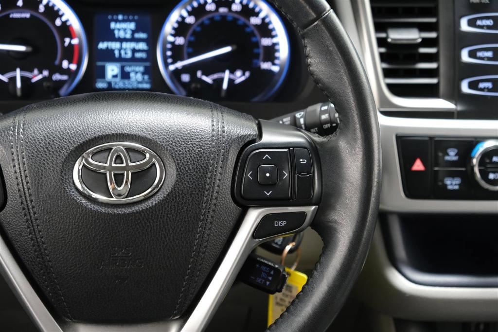used 2015 Toyota Highlander car, priced at $17,488