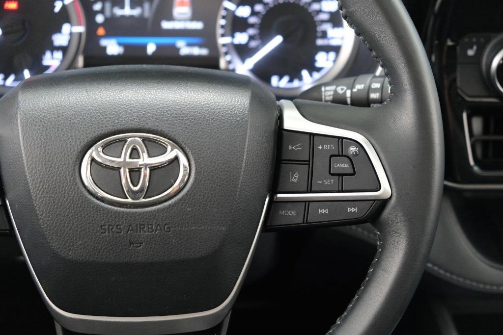 used 2023 Toyota Highlander car, priced at $39,888