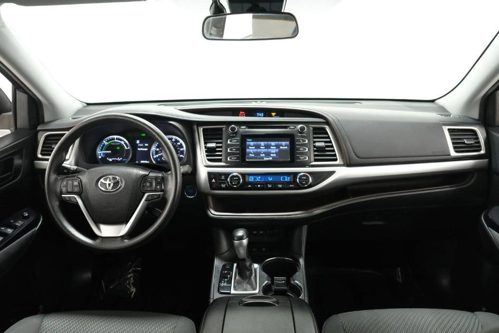 used 2019 Toyota Highlander Hybrid car, priced at $27,488