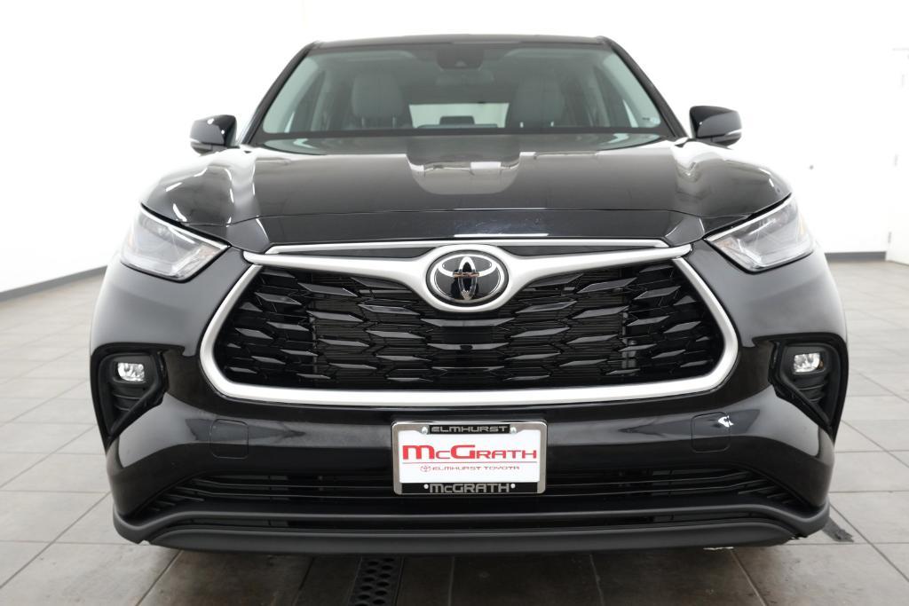 used 2023 Toyota Highlander car, priced at $35,888