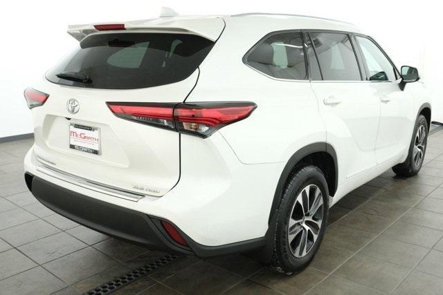 used 2021 Toyota Highlander car, priced at $32,988