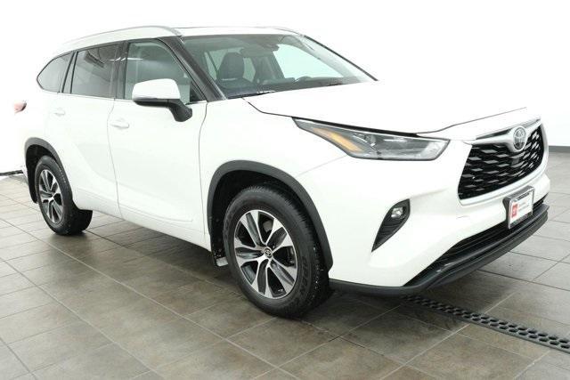 used 2021 Toyota Highlander car, priced at $32,988