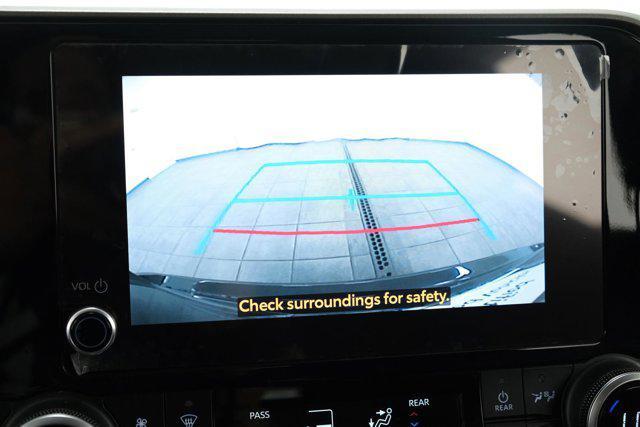 used 2023 Toyota Highlander car, priced at $27,888