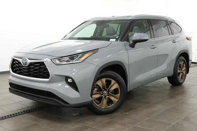 used 2022 Toyota Highlander Hybrid car, priced at $42,888