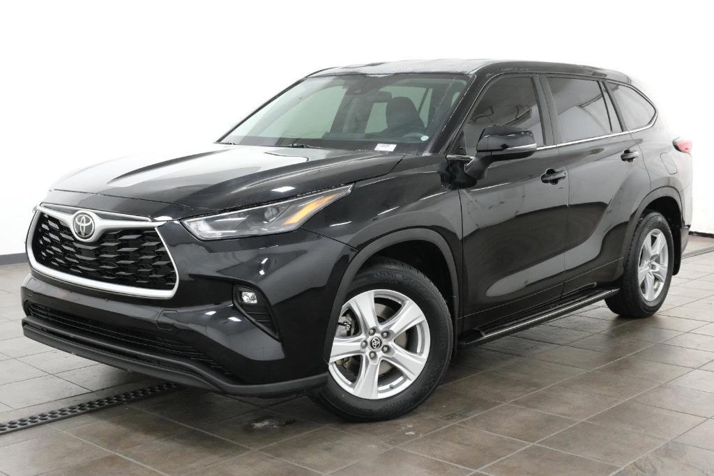 used 2023 Toyota Highlander car, priced at $36,488