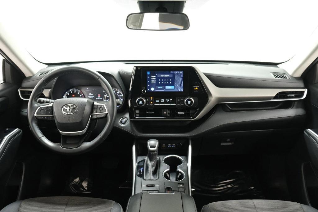 used 2023 Toyota Highlander car, priced at $36,488