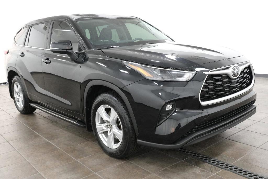 used 2023 Toyota Highlander car, priced at $36,488