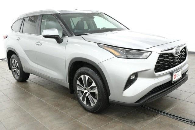 used 2024 Toyota Highlander car, priced at $42,488