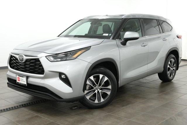 used 2024 Toyota Highlander car, priced at $42,488