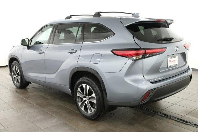 used 2022 Toyota Highlander car, priced at $35,488