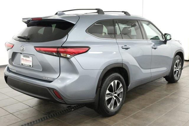 used 2022 Toyota Highlander car, priced at $35,488