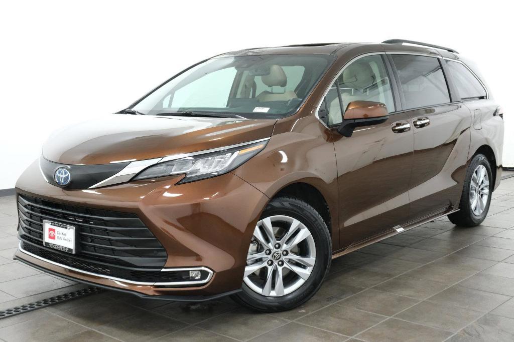 used 2022 Toyota Sienna car, priced at $39,888