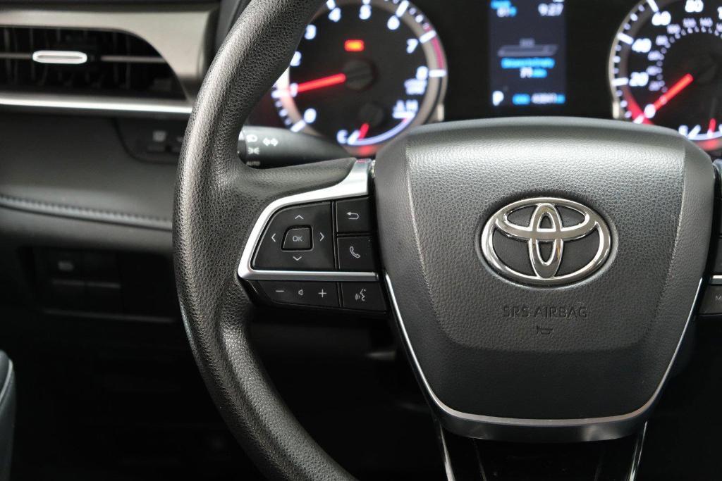 used 2021 Toyota Highlander car, priced at $29,998