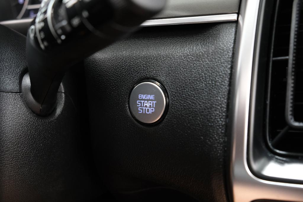 used 2022 Kia Sorento car, priced at $26,888