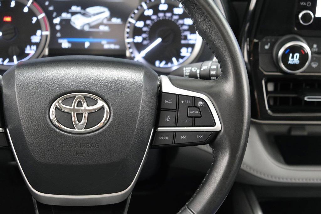 used 2023 Toyota Highlander car, priced at $36,988