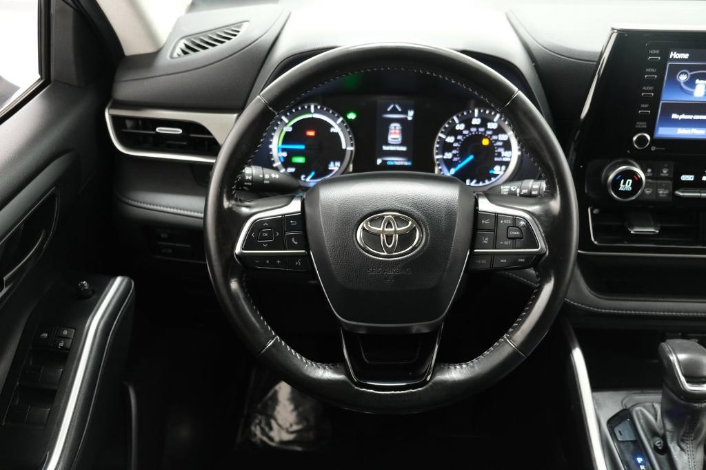 used 2021 Toyota Highlander Hybrid car, priced at $28,888
