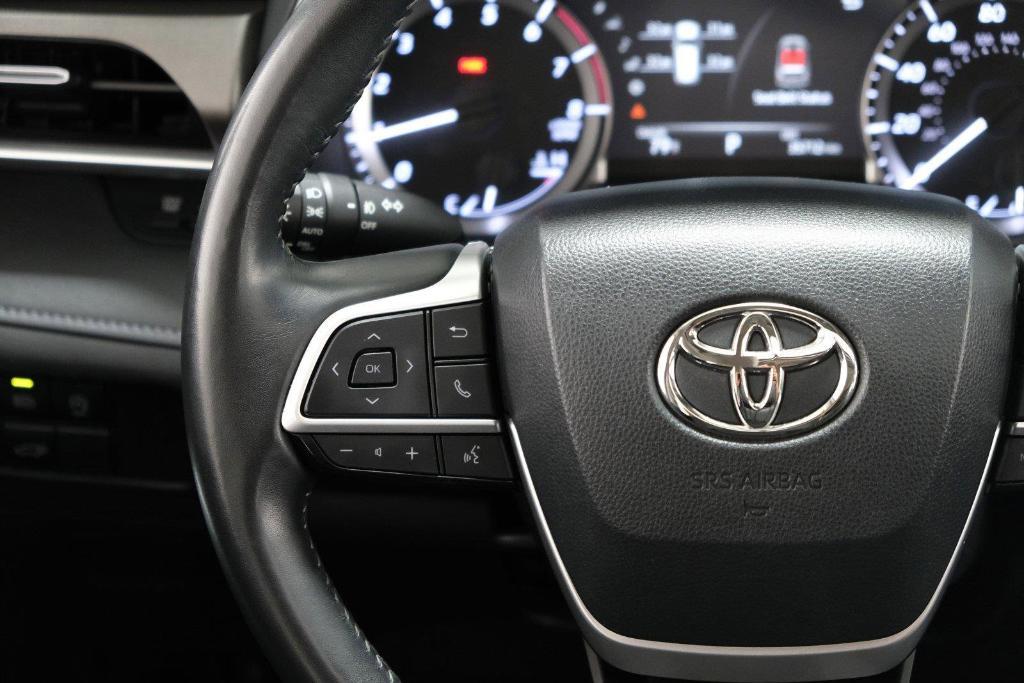 used 2023 Toyota Highlander car, priced at $35,988