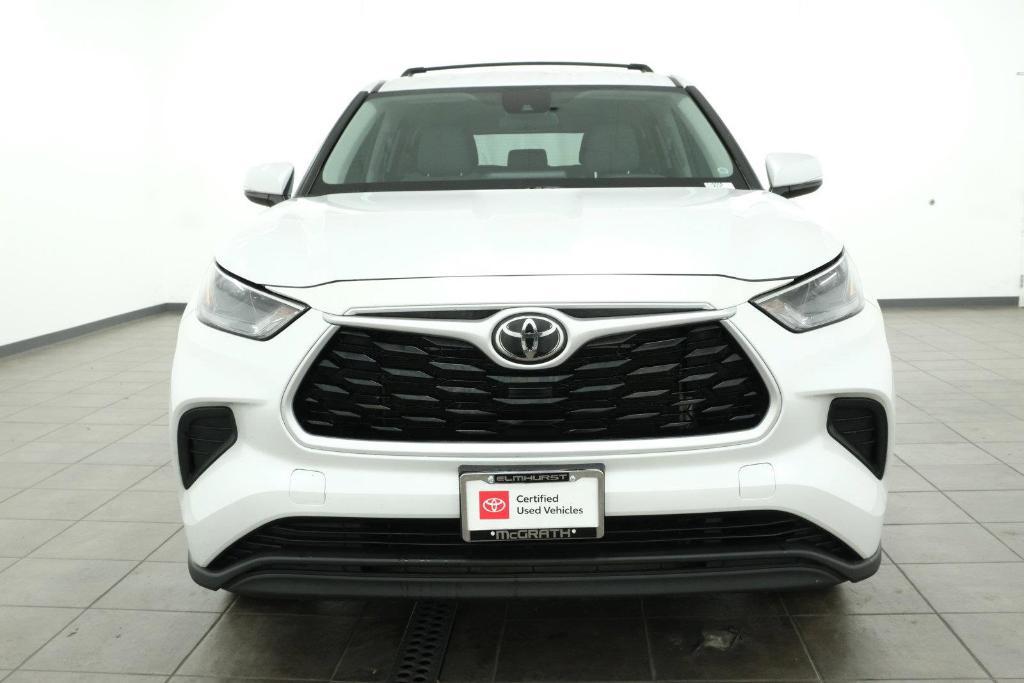 used 2022 Toyota Highlander car, priced at $31,988