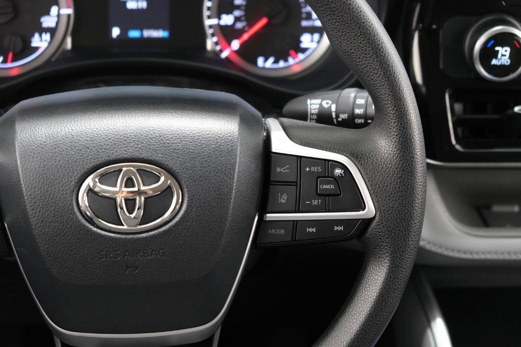 used 2022 Toyota Highlander car, priced at $31,988