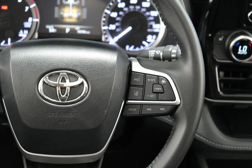 used 2024 Toyota Highlander car, priced at $43,888