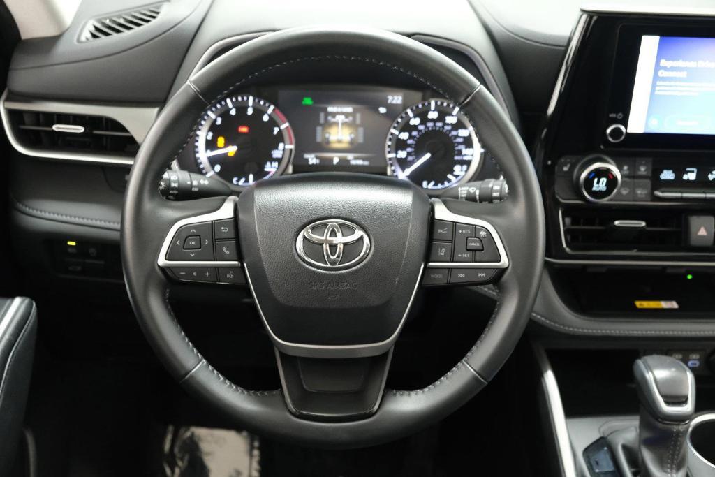 used 2024 Toyota Highlander car, priced at $43,888