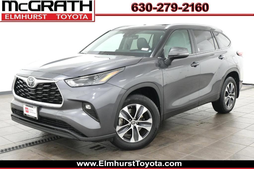 used 2024 Toyota Highlander car, priced at $42,989