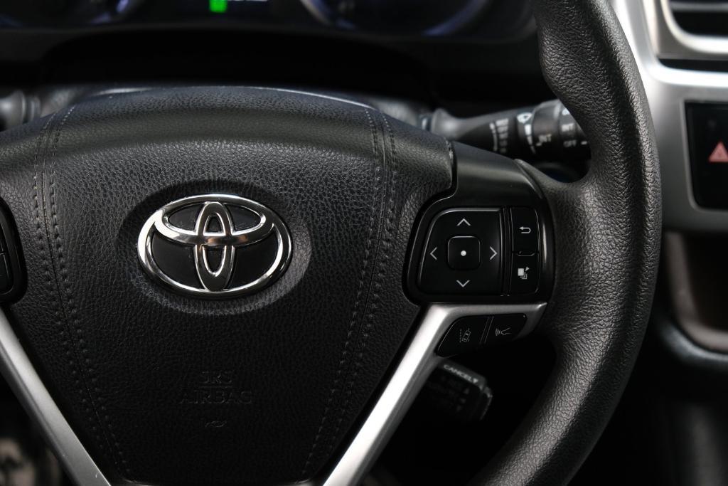 used 2019 Toyota Highlander Hybrid car, priced at $28,488