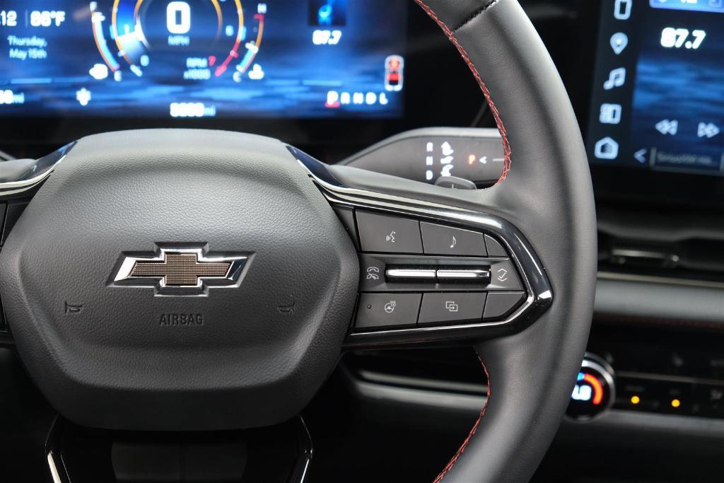 used 2025 Chevrolet Equinox car, priced at $30,388