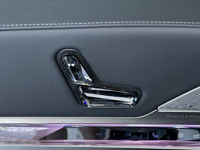 new 2025 BMW 760 car, priced at $151,345