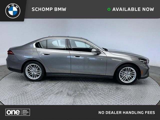 new 2024 BMW 530 car, priced at $57,095