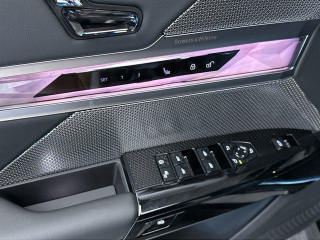 new 2025 BMW 760 car, priced at $133,075